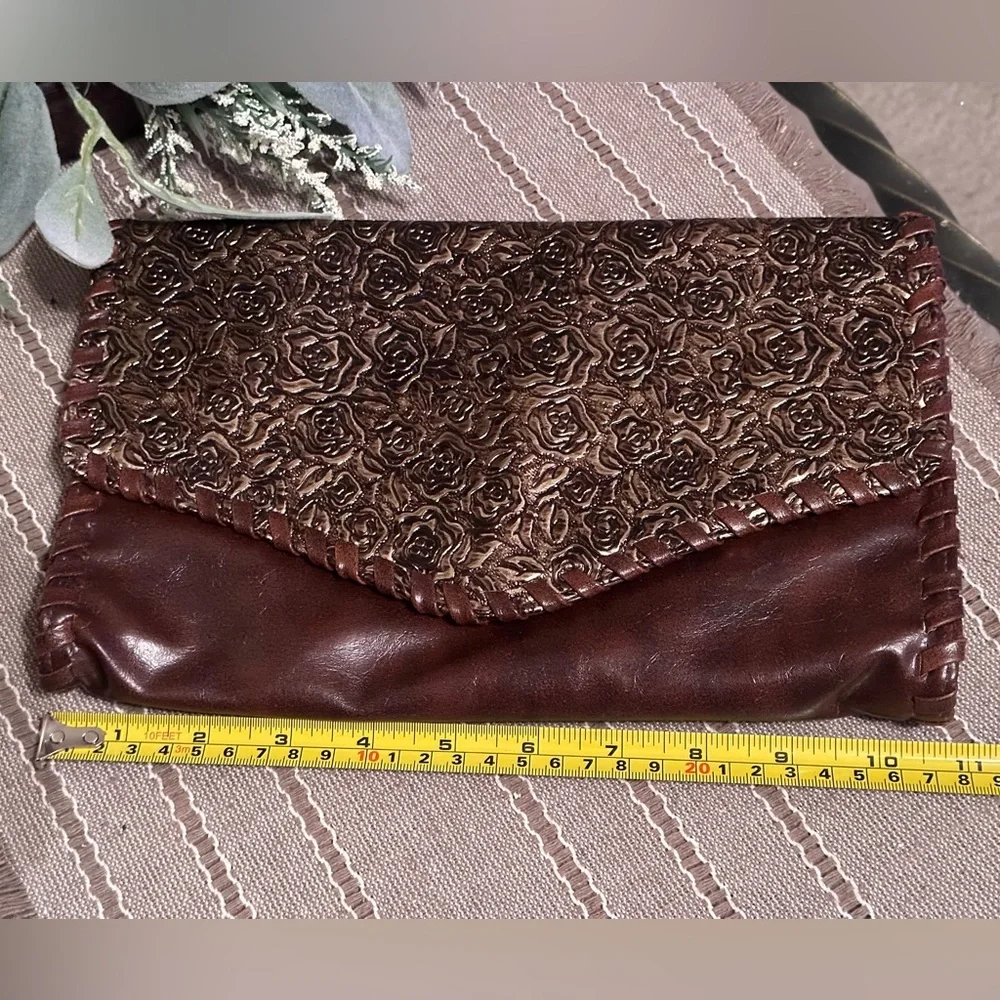 Twentyone | EUC Brown Boho Faux Leather Envelope Clutch Metallic Floral Accent